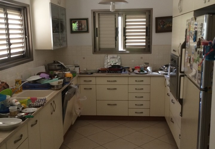 10708440_565996053527761_666281138_n