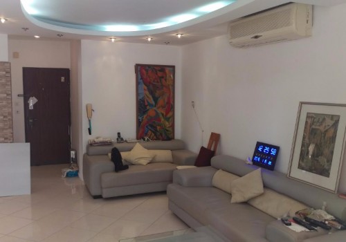 תמונת חדר הסלון בדירה