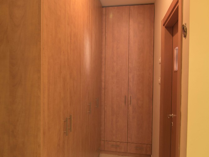 חדר ארונות הורים 1