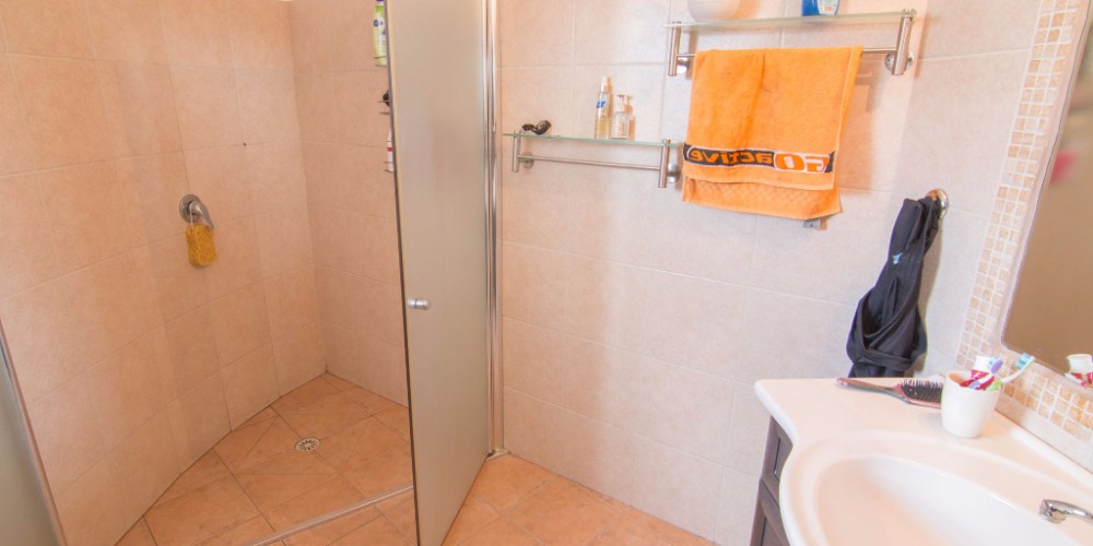 חדר רחצה הורים