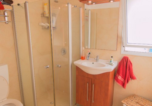 חדר רחצה הורים