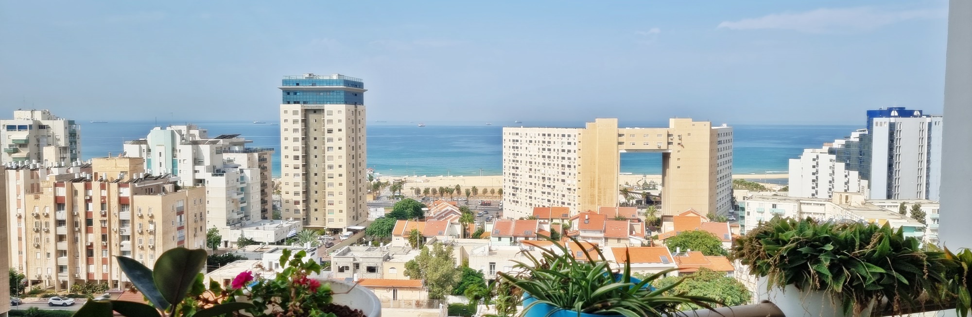 להשכרה דירת 5 חדרים עם נוף ים