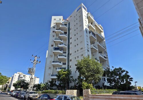 להשכרה דירת 4 חד' ברובע י"א להשכרה דירת 4 חד' ברובע י"א