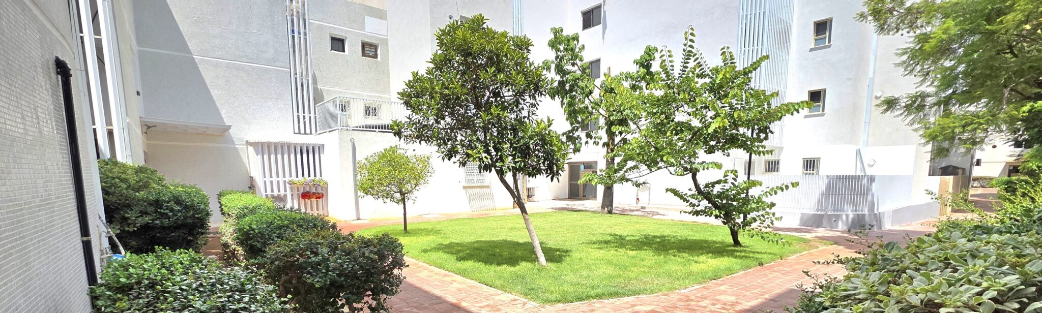 להשכרה דירת גן ברובע י' אשדוד 