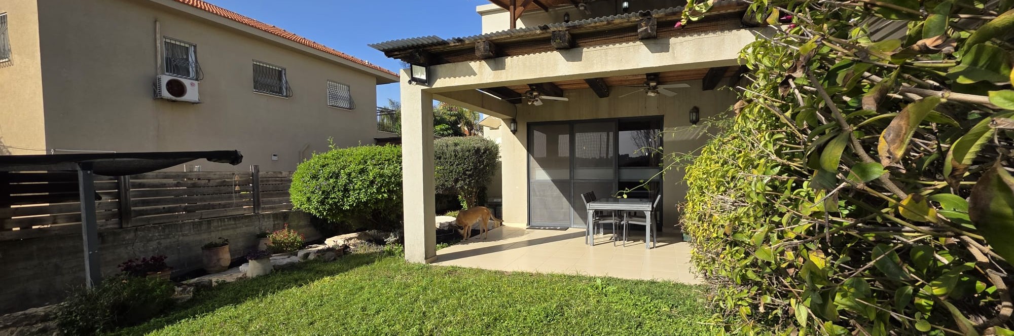 למכירה דו-משפחתי בגן יבנה 