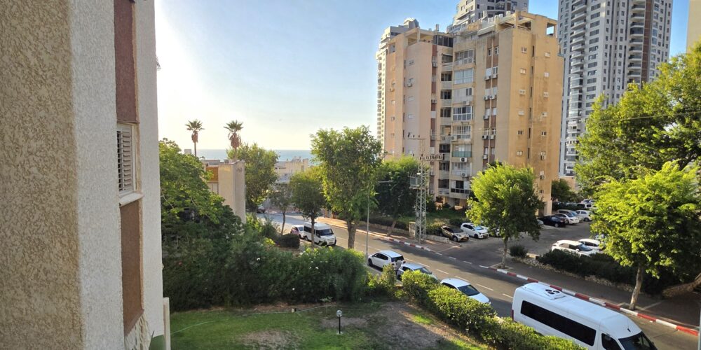 נוף מערבה בדירת 4 חדרים באשדוד