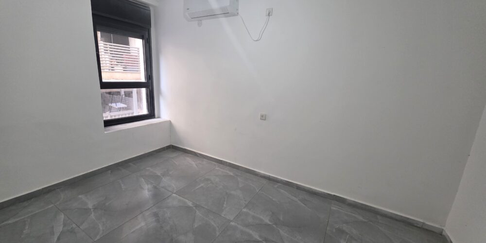 חדר שינה 1 בן אליעזר 15 אשדוד