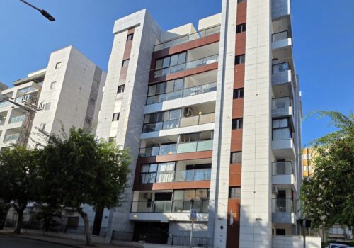 למכירה בבלעדיות: דירת 5 חדרים משופצת מהיסוד ברחוב אריה בן אליעזר, רובע ד' אשדוד